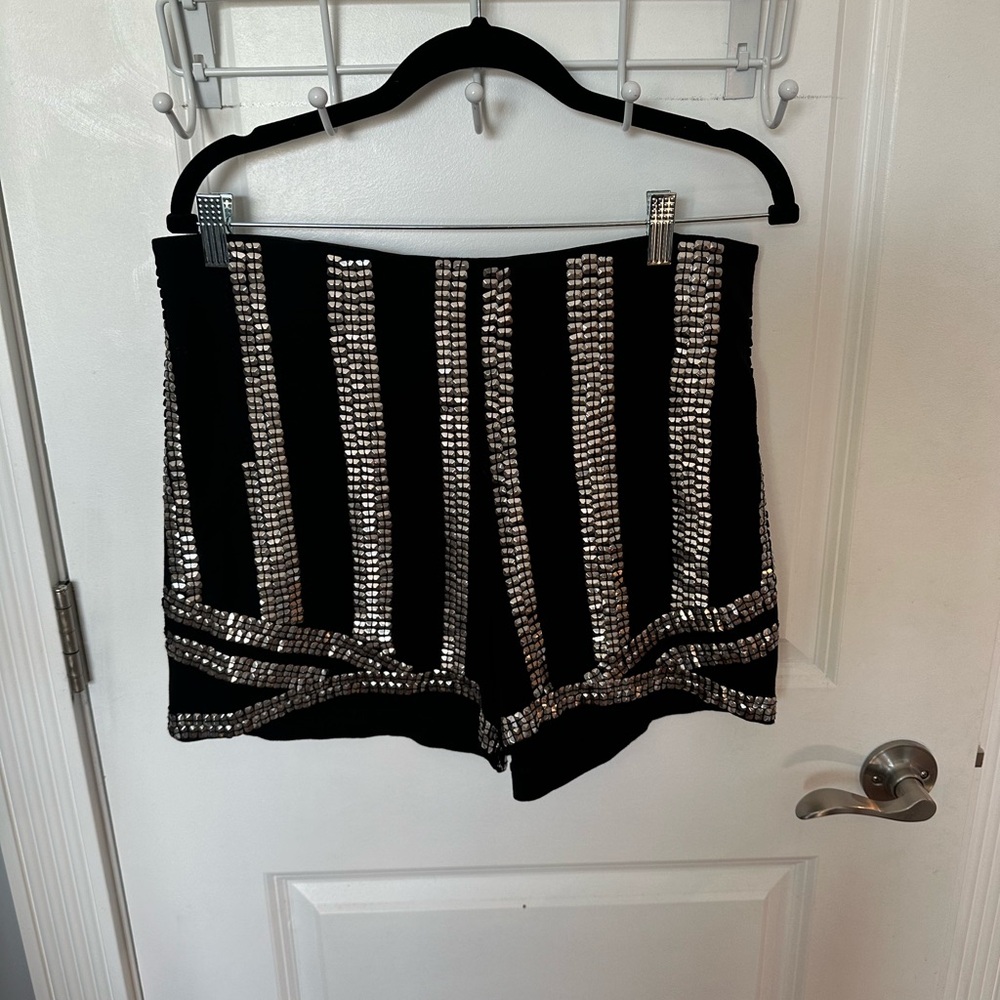 *EUC Sz L*GUESS* Sequence shorts